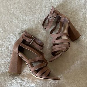 Bleeker & Bond Strappy Leather Suede Sandal Asymmetrical Heels size 7.5